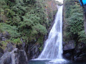 bhagsu waterfall mcleodganj